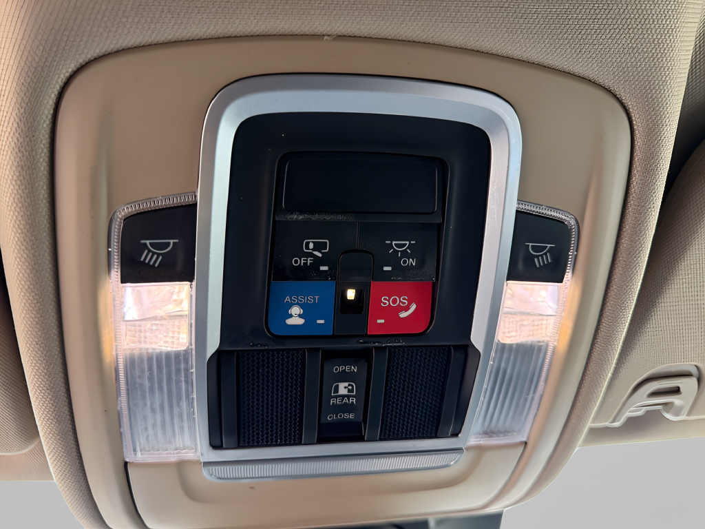 2021 RAM 1500 Laramie Crew Cab 4x4 5'7' Box