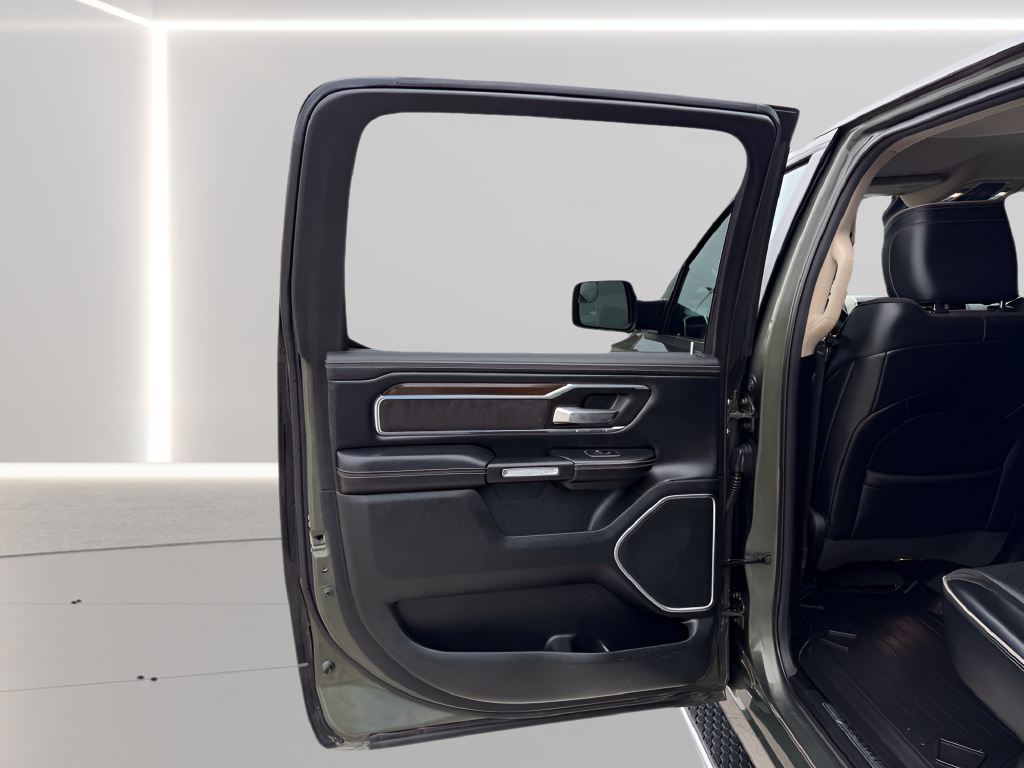 2021 RAM 1500 Laramie Crew Cab 4x4 5'7' Box