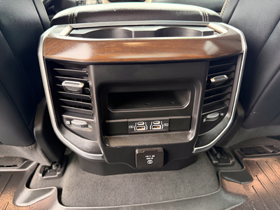 2021 RAM 1500 Laramie Crew Cab 4x4 5'7' Box