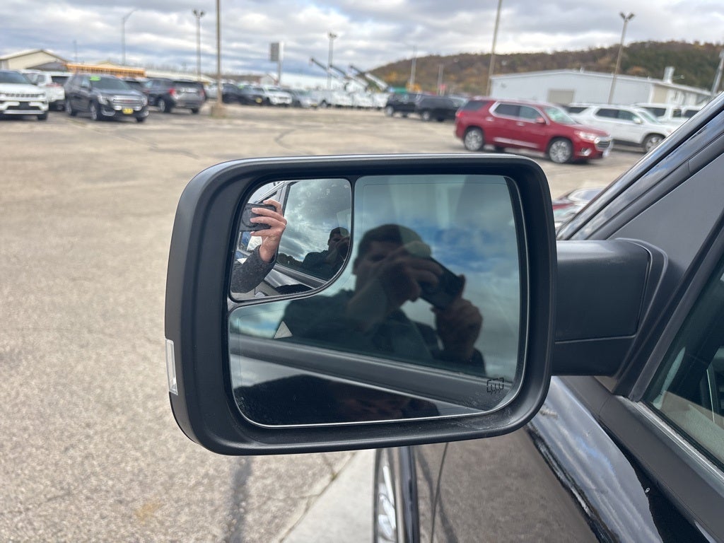 2022 RAM 1500 Laramie Crew Cab 4x4 5'7' Box