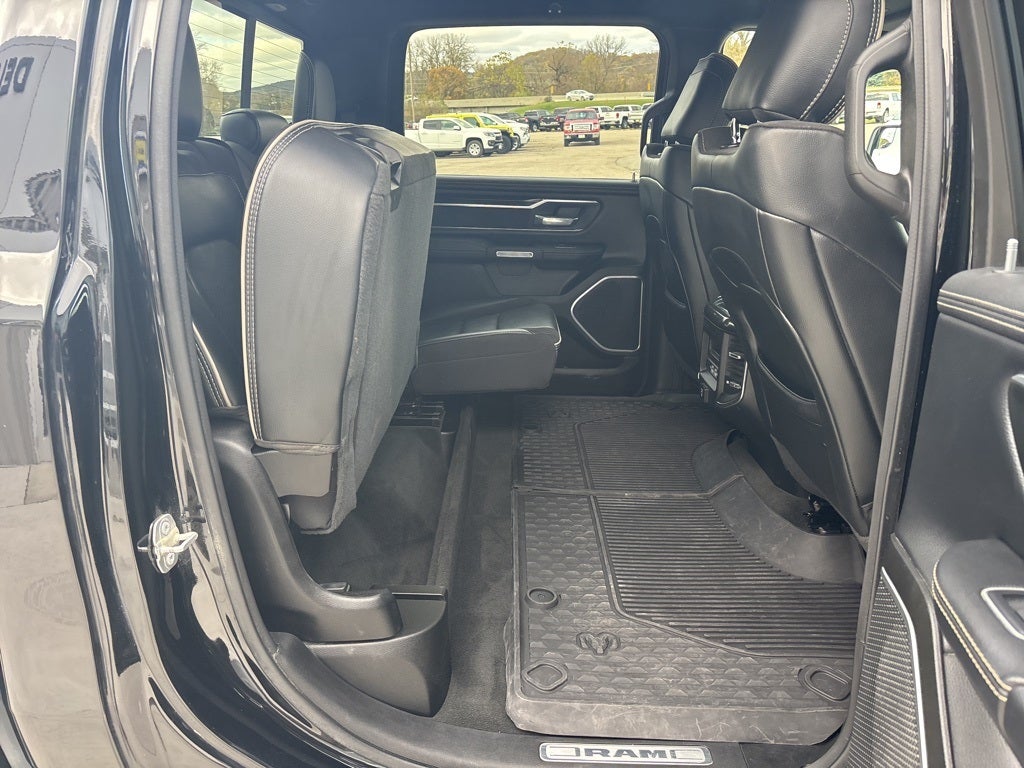 2022 RAM 1500 Laramie Crew Cab 4x4 5'7' Box