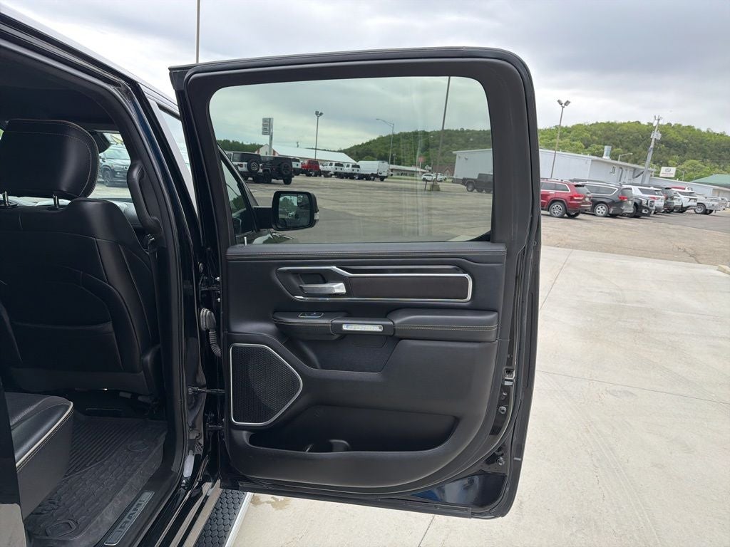 2022 RAM 1500 Laramie Crew Cab 4x4 5'7' Box