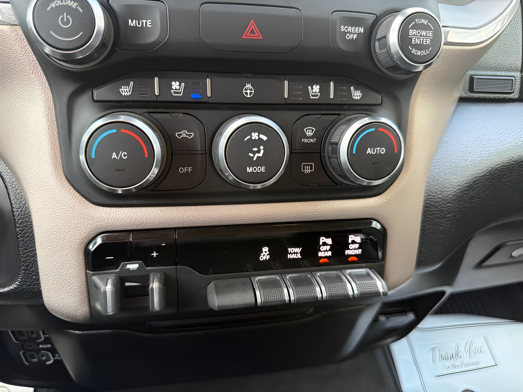 2021 RAM 1500 Laramie Crew Cab 4x4 5'7' Box