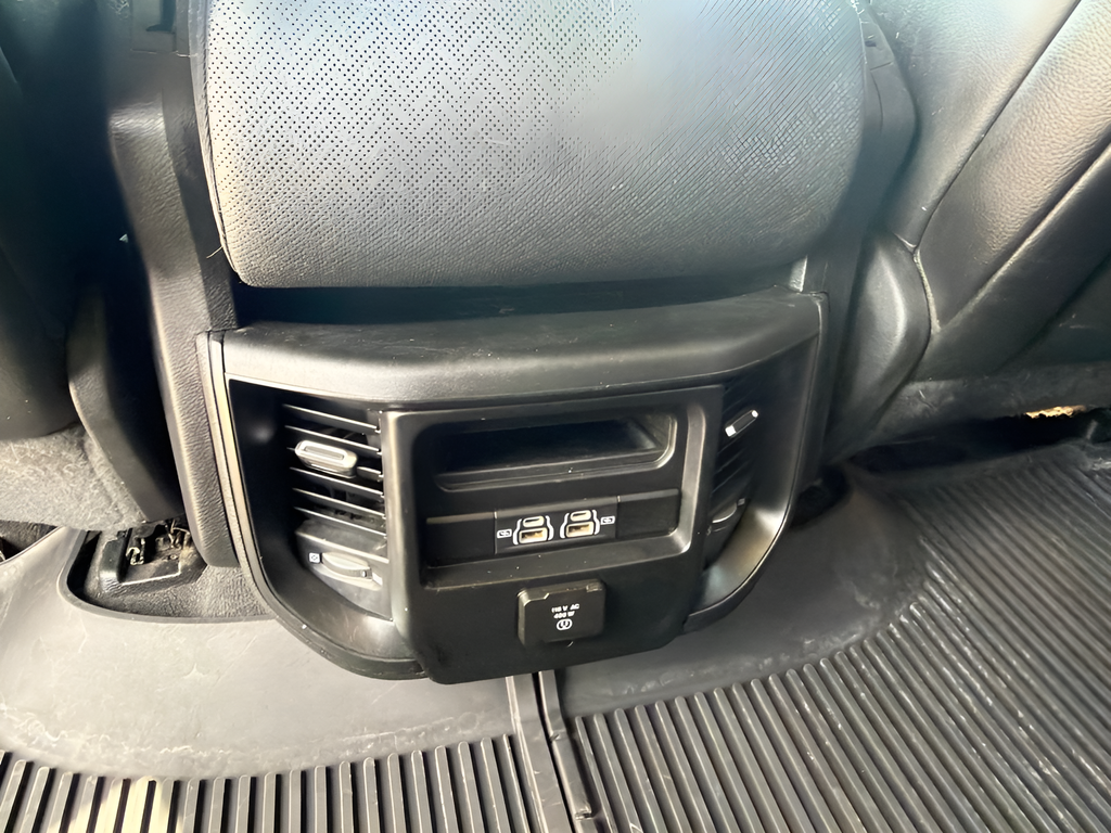 2021 RAM 1500 Laramie Crew Cab 4x4 5'7' Box