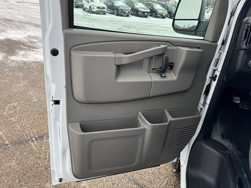 2025 Chevrolet Express 3500 Work Van Cargo