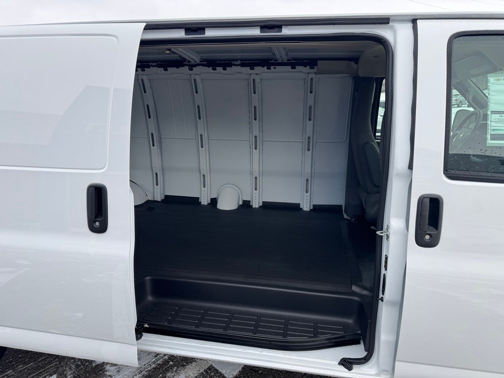 2025 Chevrolet Express 3500 Work Van Cargo