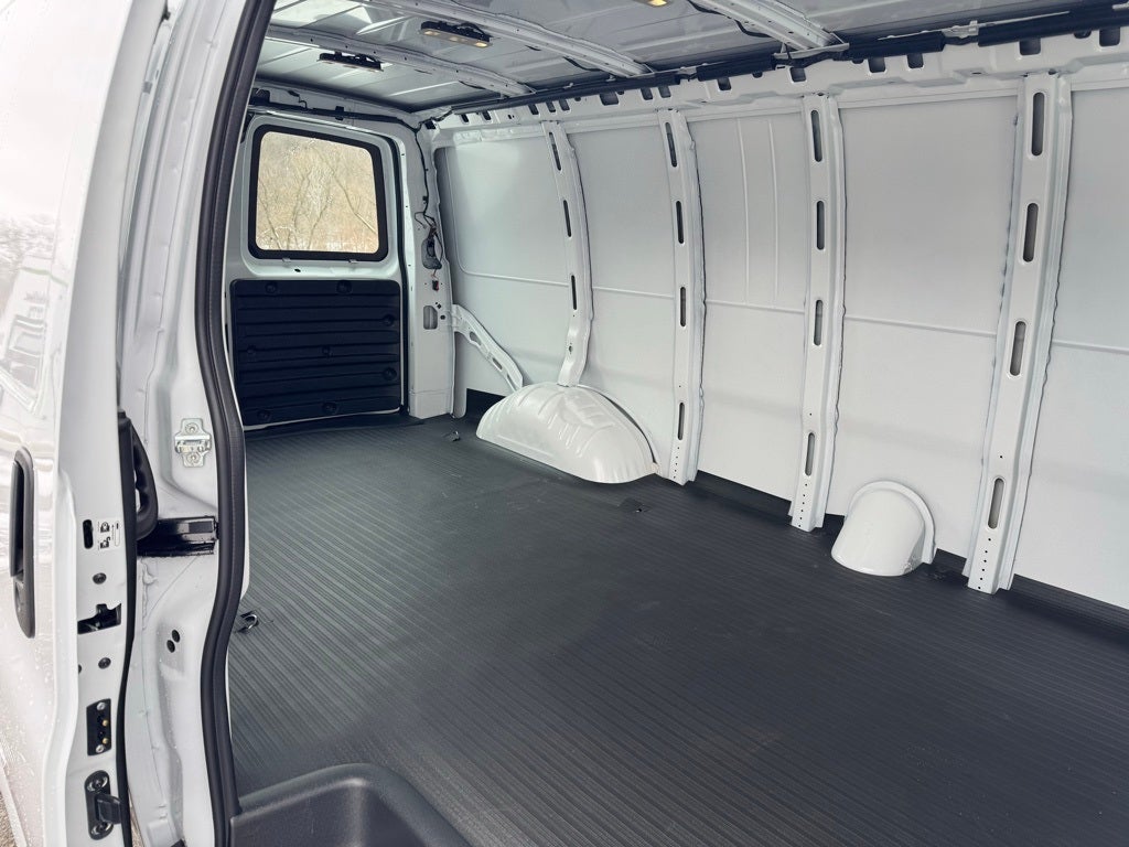 2025 Chevrolet Express 3500 Work Van Cargo