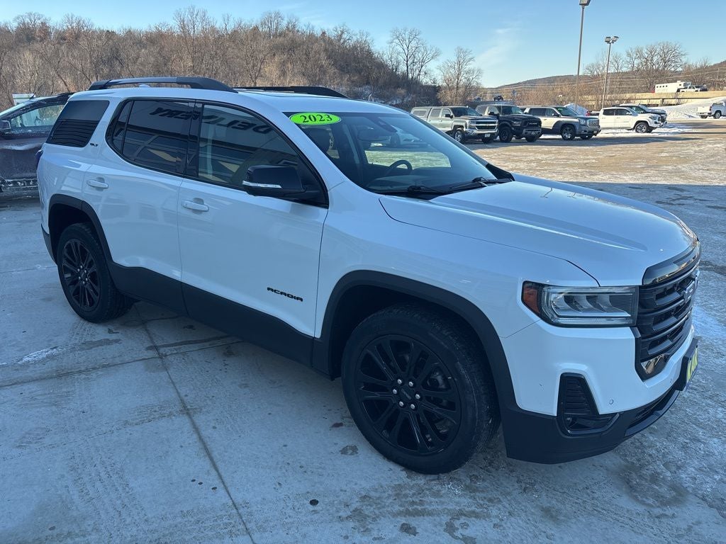 2023 GMC Acadia AWD SLT