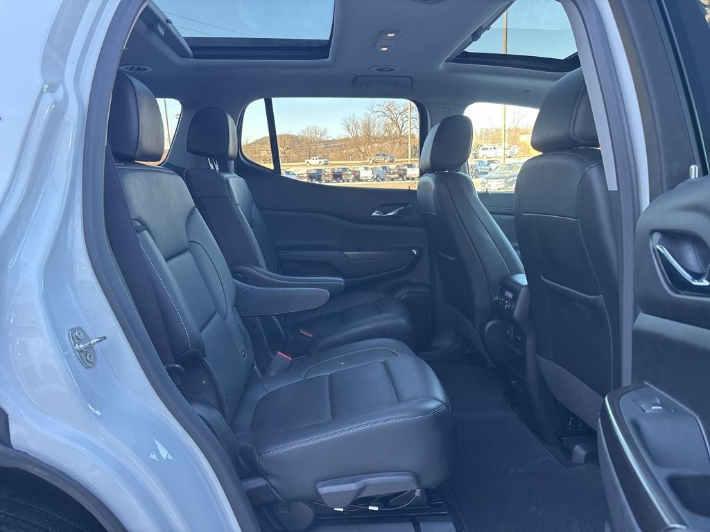 2023 GMC Acadia AWD SLT