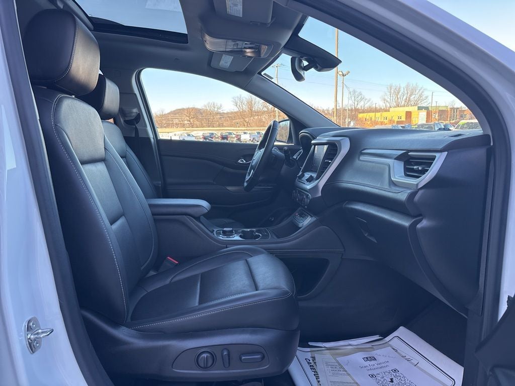 2023 GMC Acadia AWD SLT