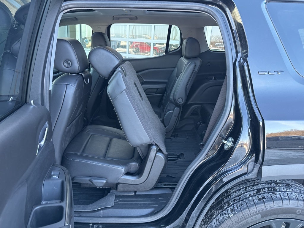 2023 GMC Acadia AWD SLT