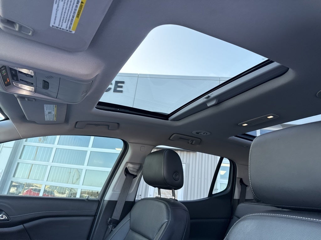 2023 GMC Acadia AWD SLT