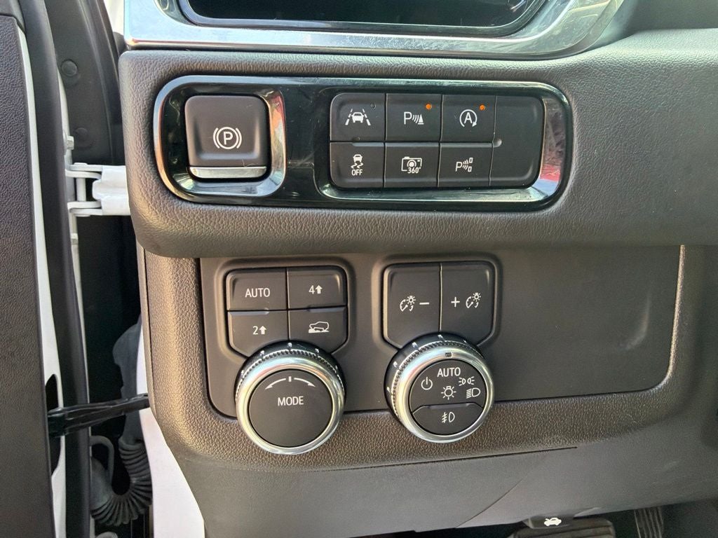 2025 GMC Yukon 4WD Denali