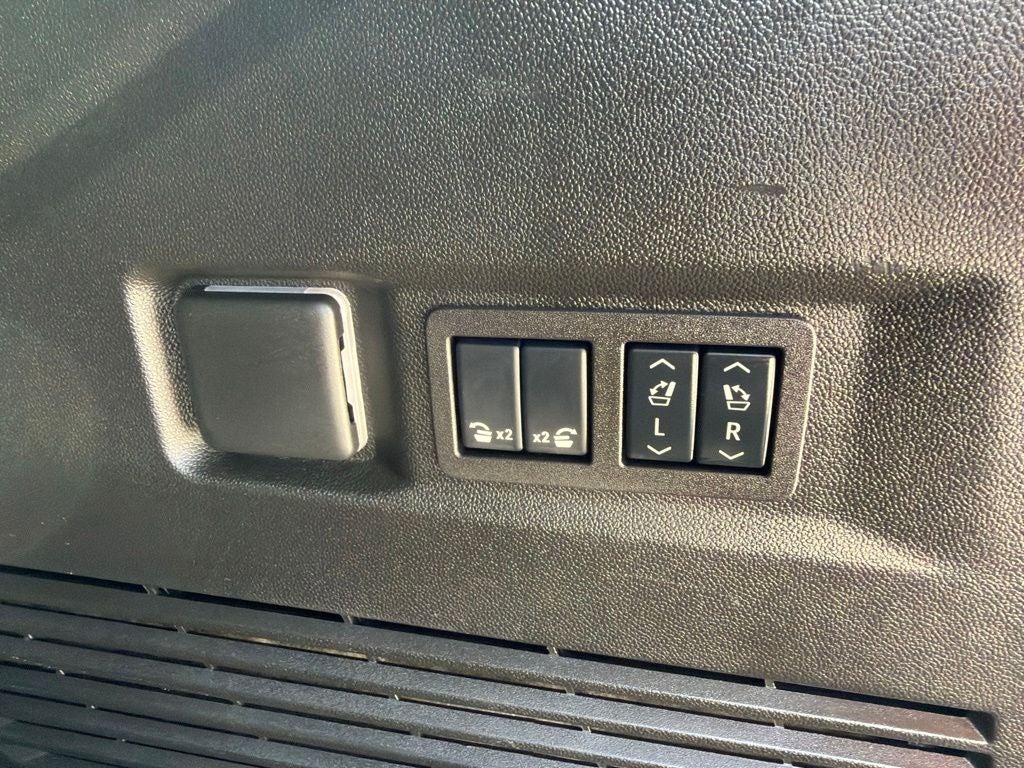 2025 GMC Yukon 4WD Denali