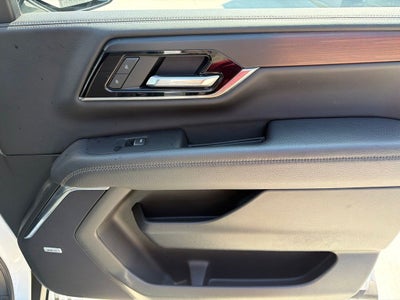 2025 GMC Yukon 4WD Denali