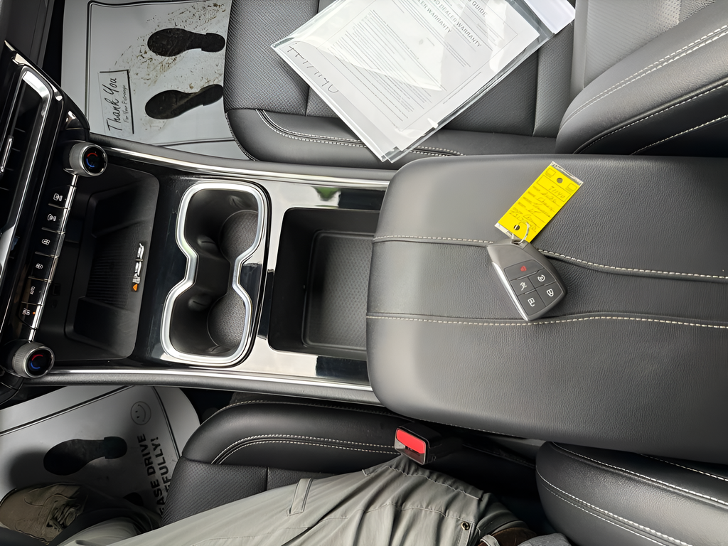 2026 Chevrolet Traverse AWD LT
