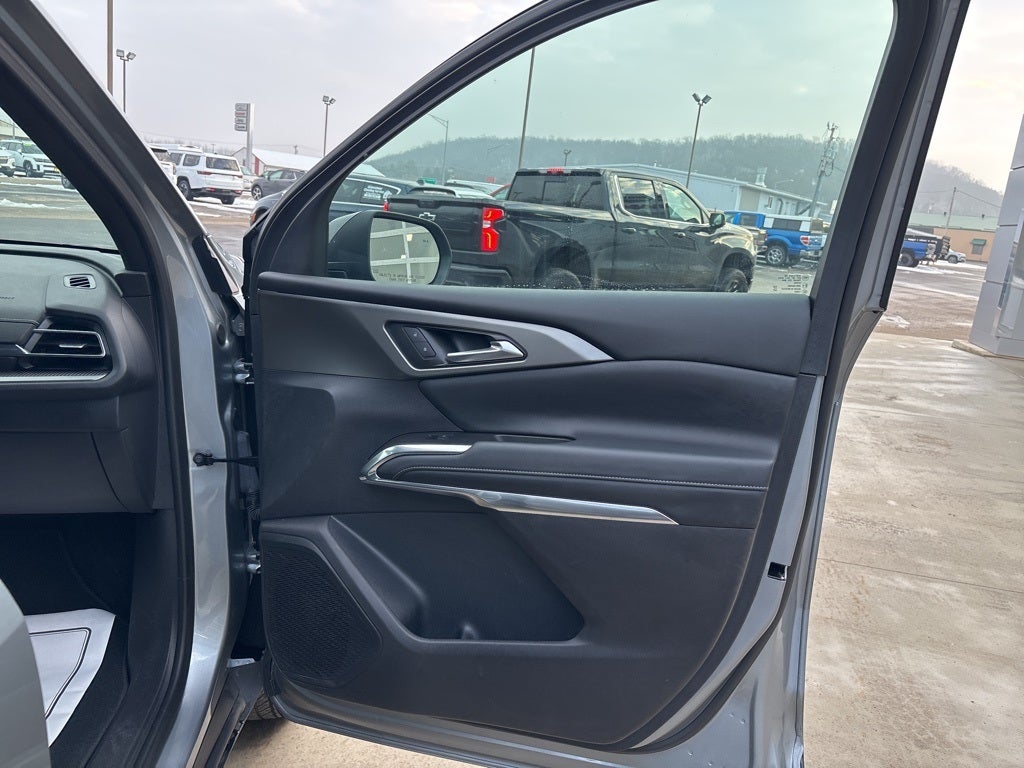 2025 Chevrolet Traverse AWD LT