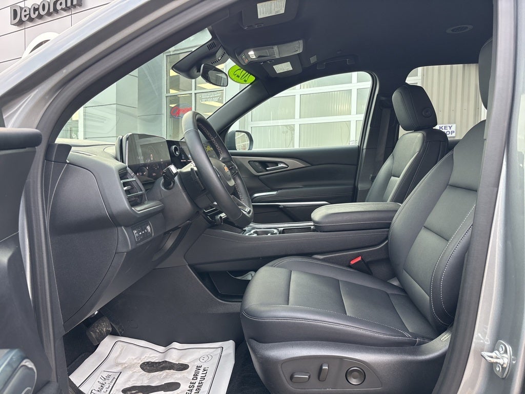 2025 Chevrolet Traverse AWD LT