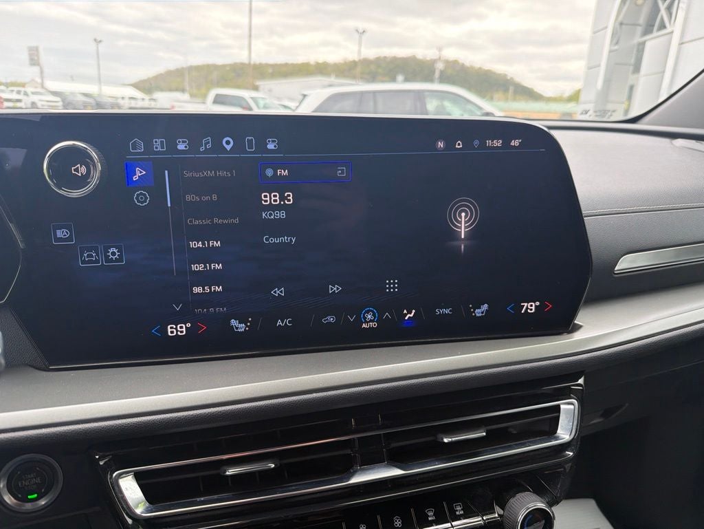 2025 Chevrolet Traverse AWD LT