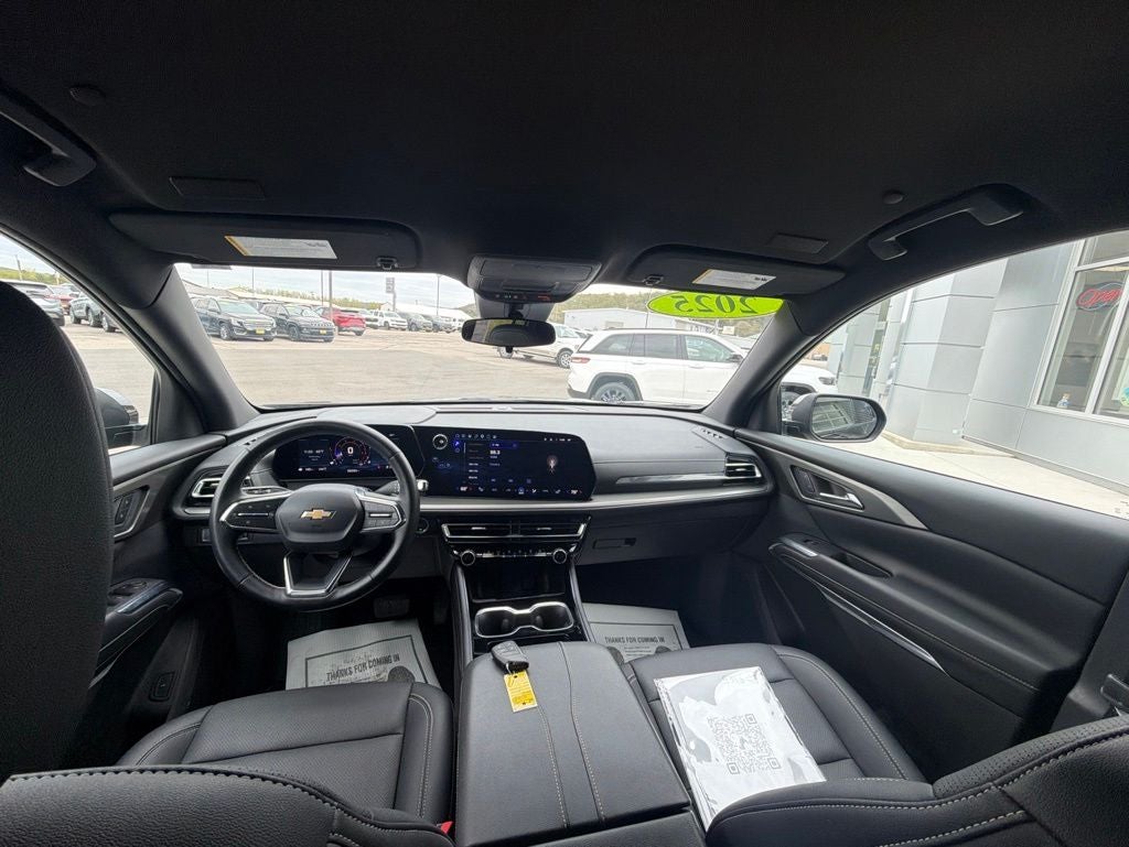 2025 Chevrolet Traverse AWD LT