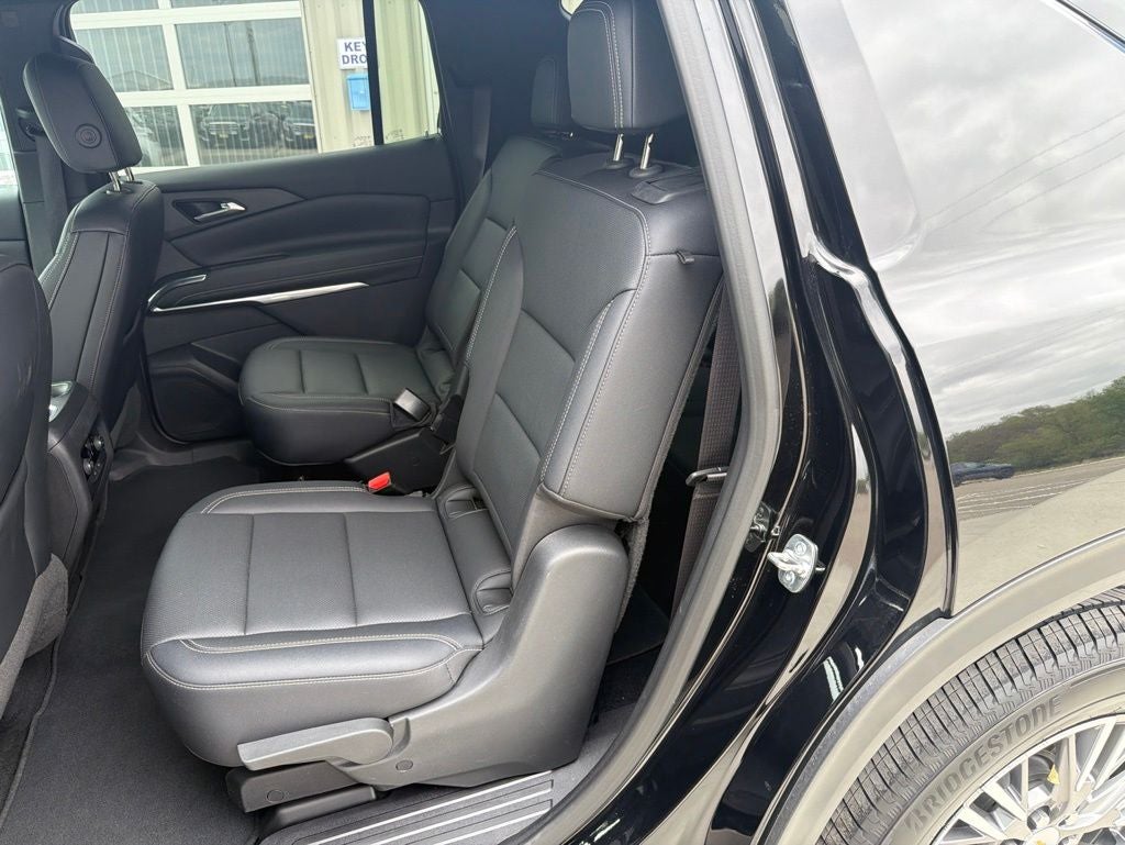 2025 Chevrolet Traverse AWD LT