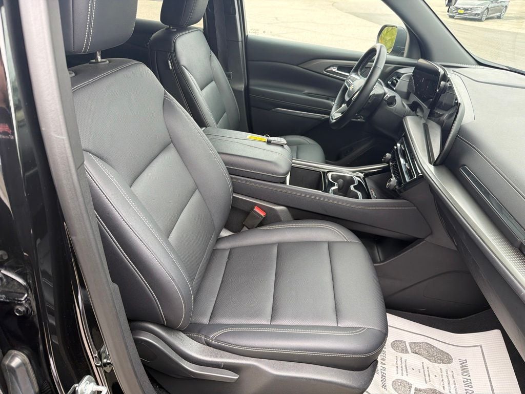 2025 Chevrolet Traverse AWD LT