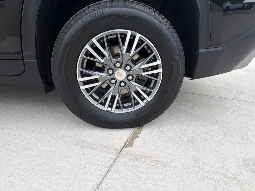 2025 Chevrolet Traverse AWD LT
