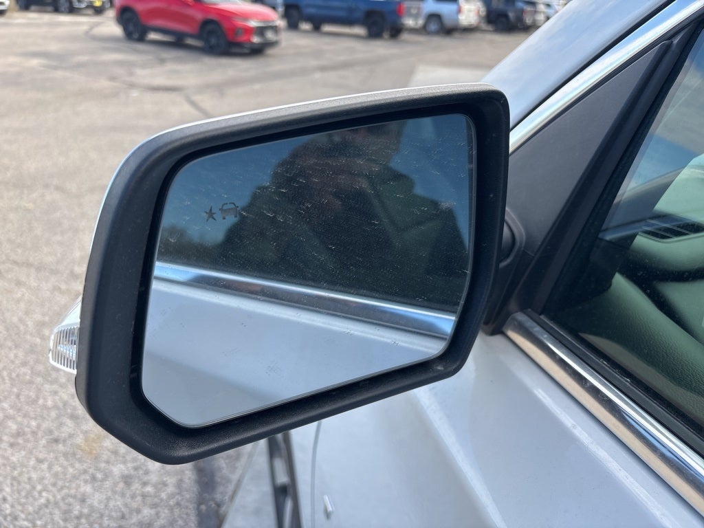 2022 Chevrolet Traverse AWD LT Leather