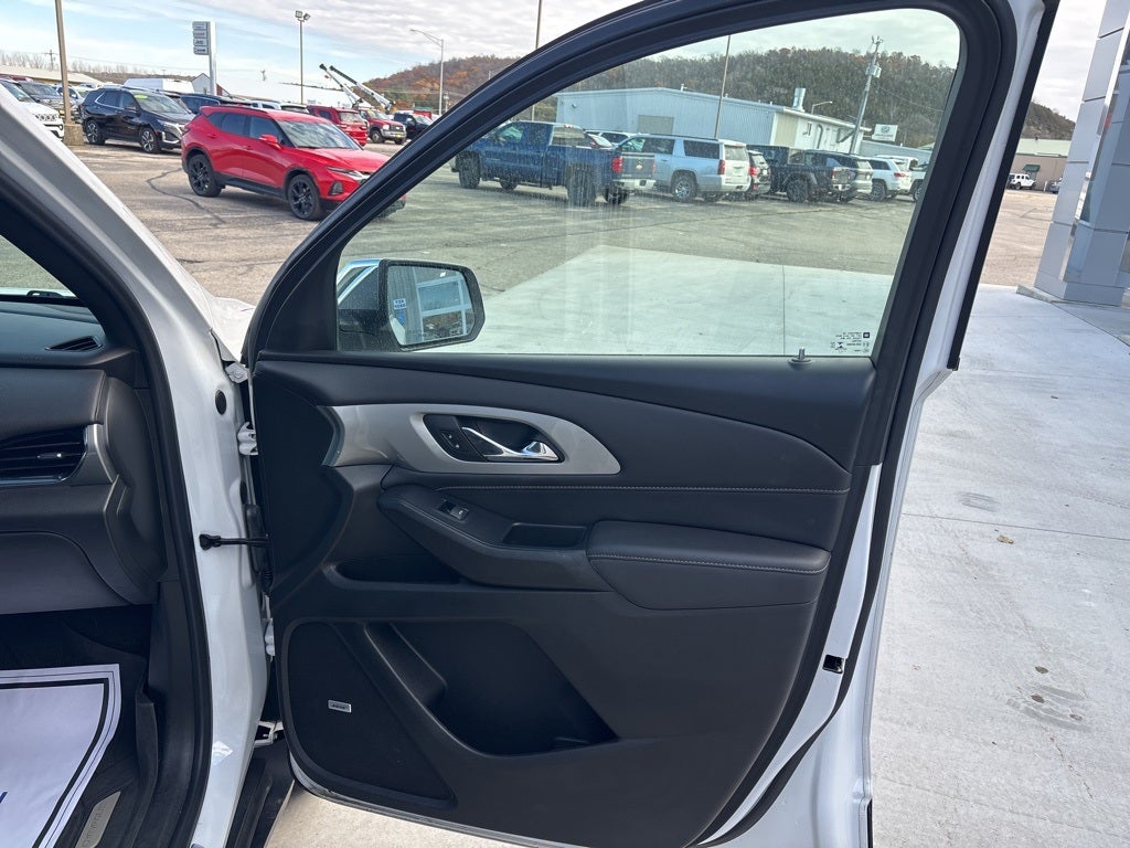 2022 Chevrolet Traverse AWD LT Leather