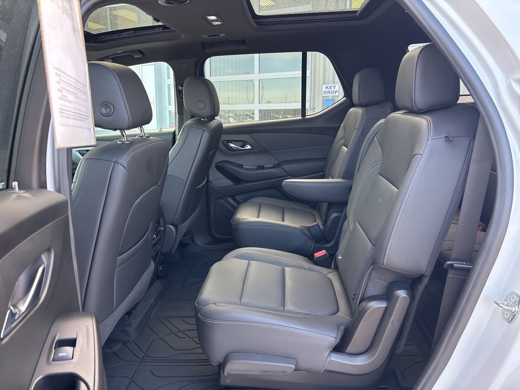 2022 Chevrolet Traverse AWD LT Leather