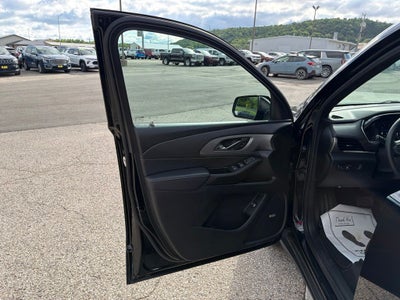 2023 Chevrolet Traverse AWD LT Leather