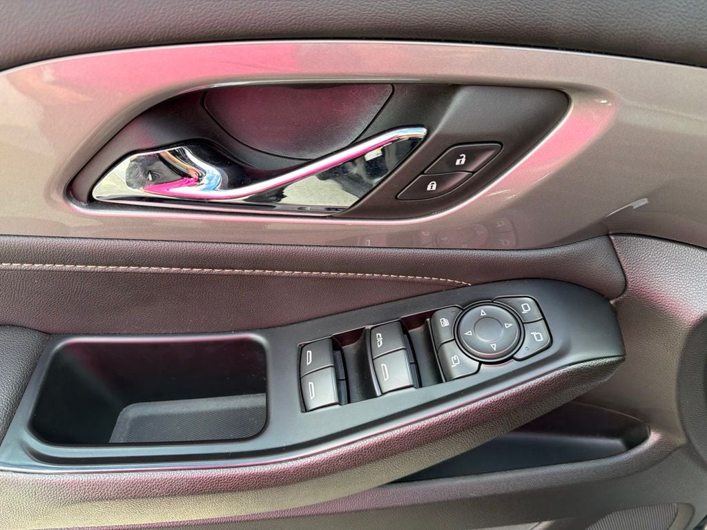2023 Chevrolet Traverse AWD LT Leather