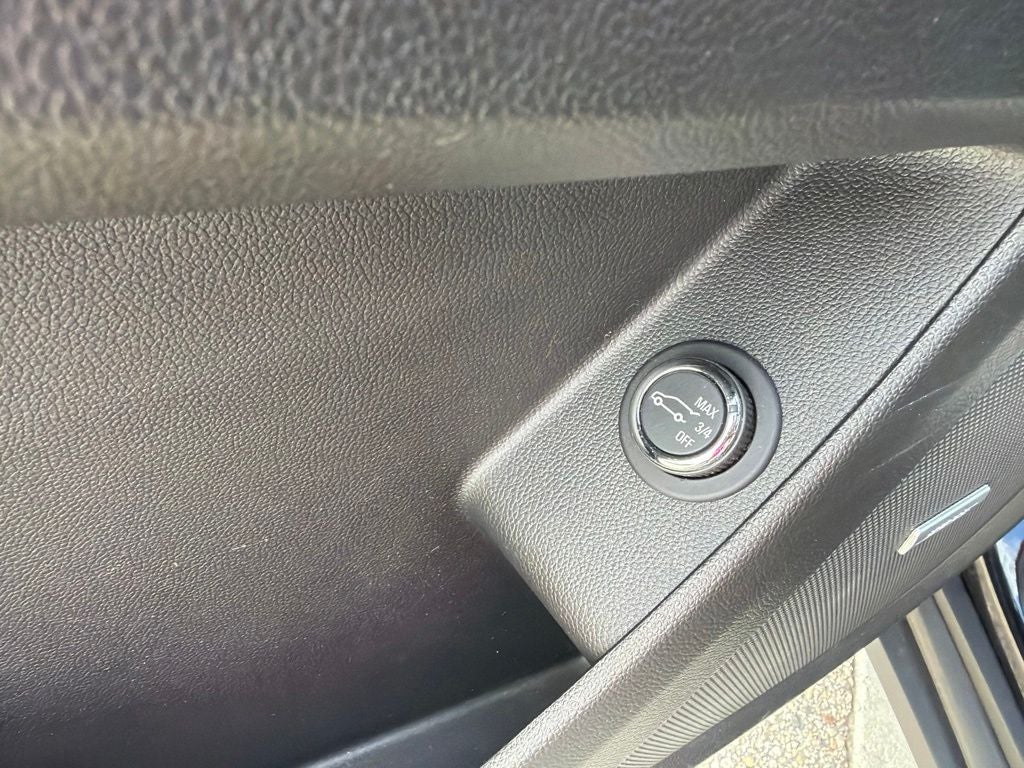 2023 Chevrolet Traverse AWD LT Leather