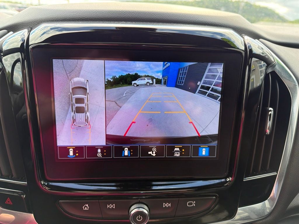 2023 Chevrolet Traverse AWD LT Leather