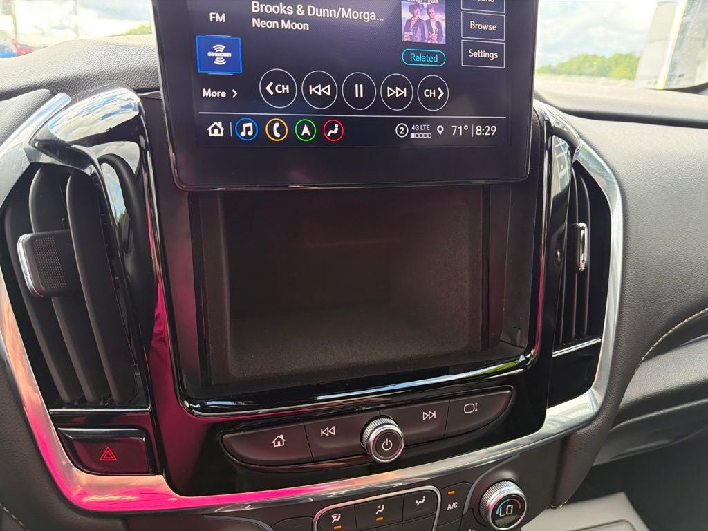 2023 Chevrolet Traverse AWD LT Leather