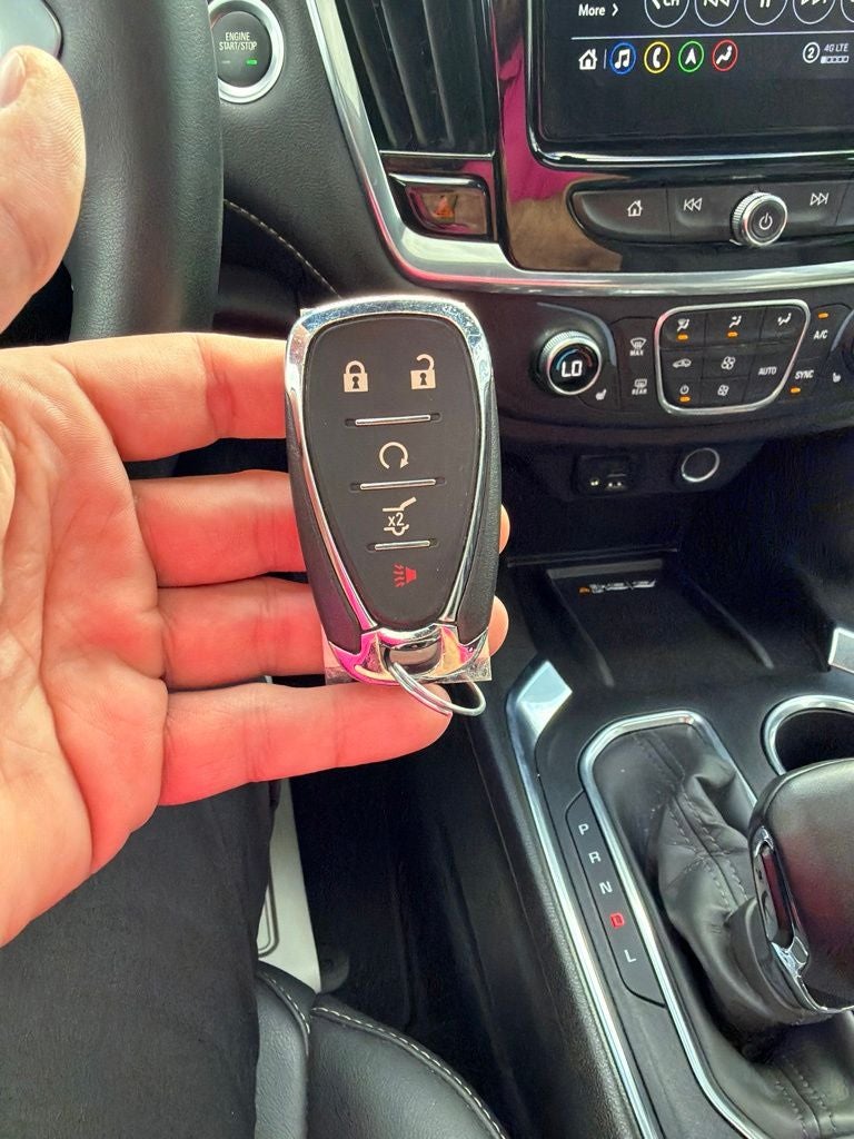 2023 Chevrolet Traverse AWD LT Leather
