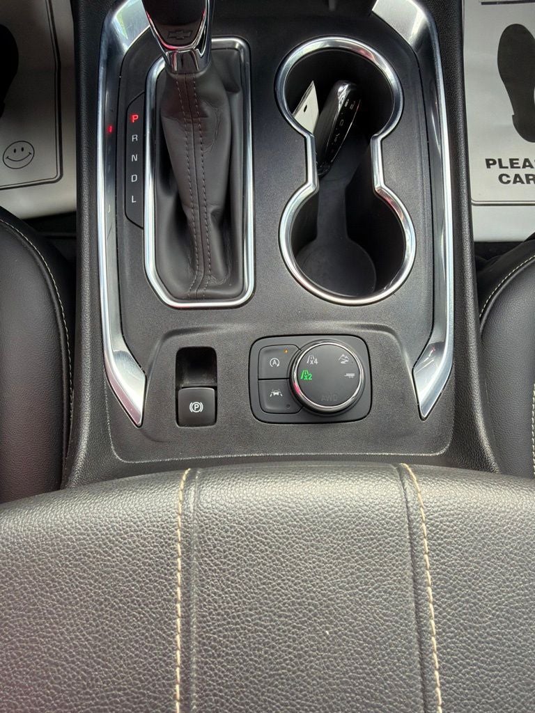 2023 Chevrolet Traverse AWD LT Leather