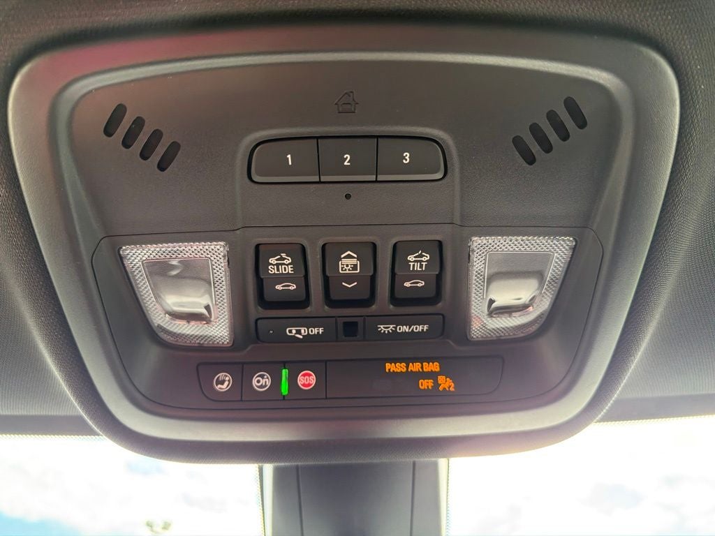 2023 Chevrolet Traverse AWD LT Leather