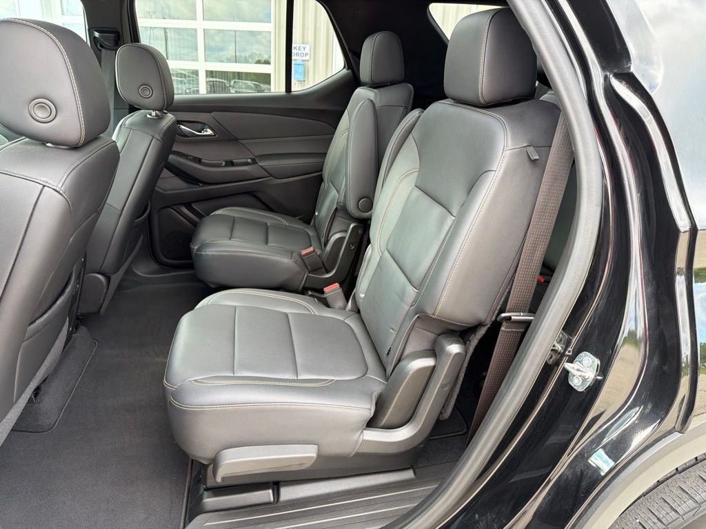 2023 Chevrolet Traverse AWD LT Leather