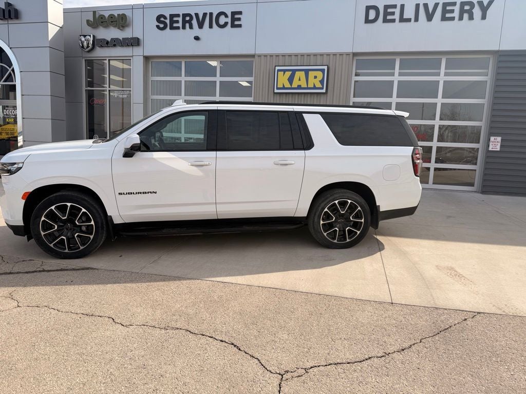 2023 Chevrolet Suburban 4WD RST