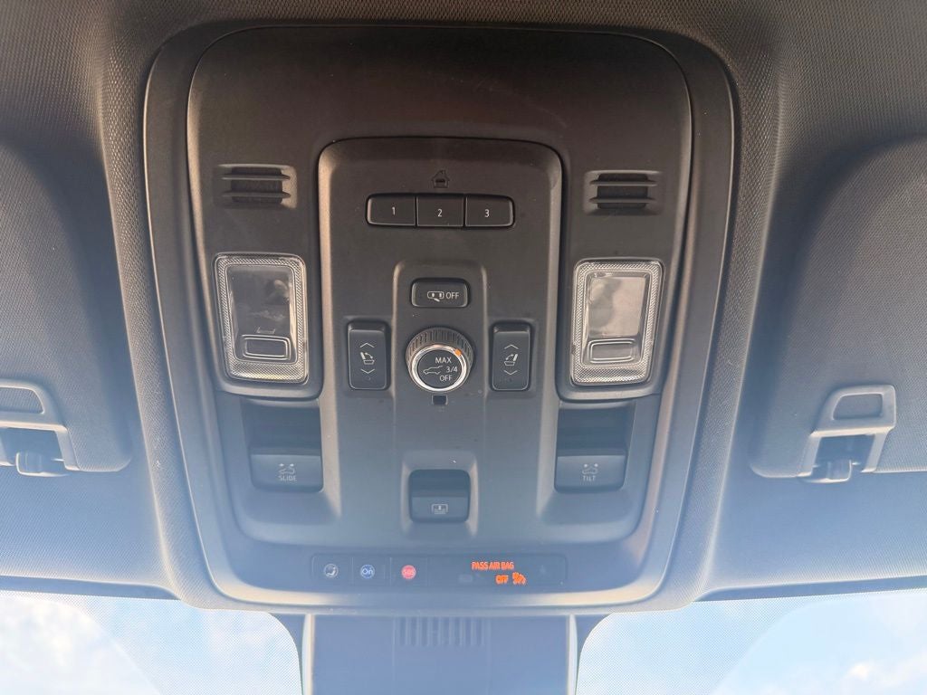 2023 Chevrolet Suburban 4WD RST