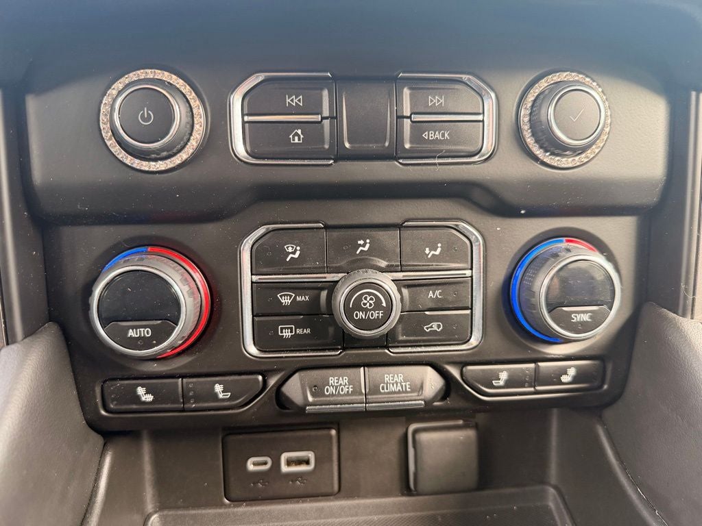 2023 Chevrolet Suburban 4WD RST