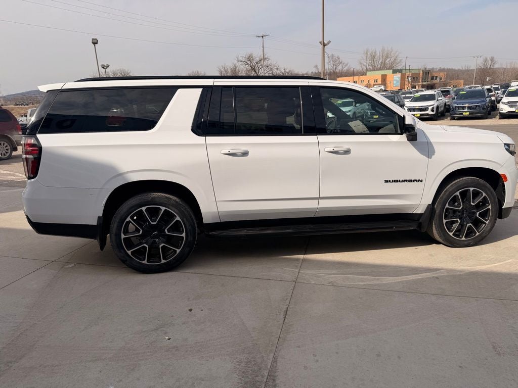 2023 Chevrolet Suburban 4WD RST