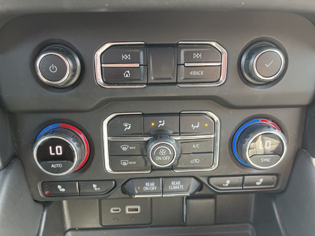 2021 Chevrolet Suburban 4WD RST