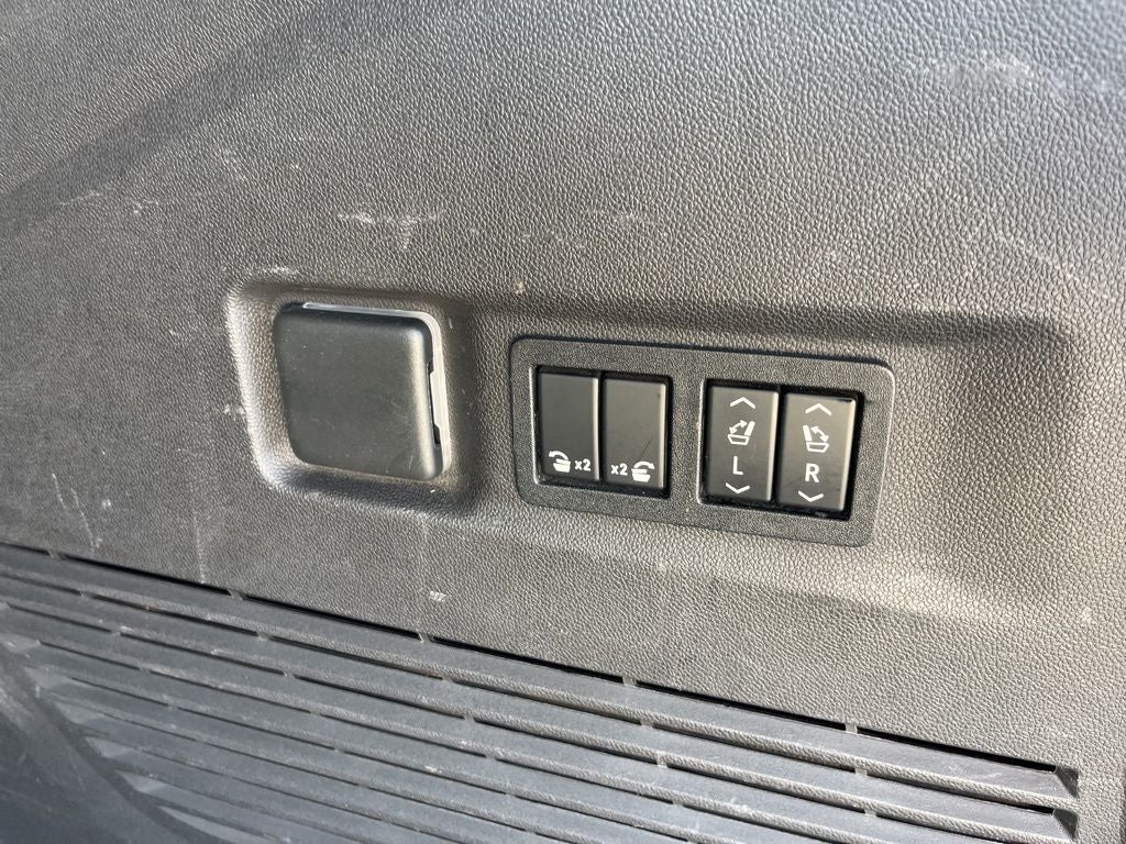 2021 Chevrolet Suburban 4WD RST