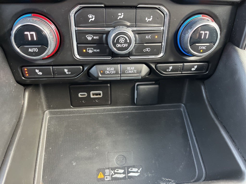 2023 Chevrolet Suburban 4WD RST