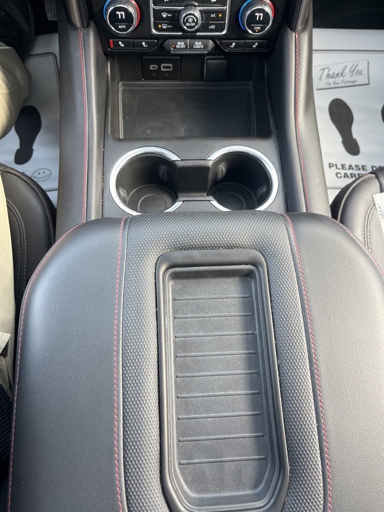 2023 Chevrolet Suburban 4WD RST