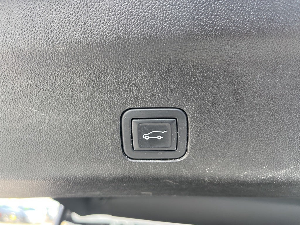 2023 Chevrolet Suburban 4WD RST