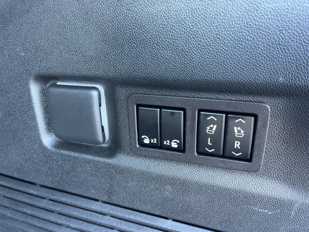 2023 Chevrolet Suburban 4WD High Country