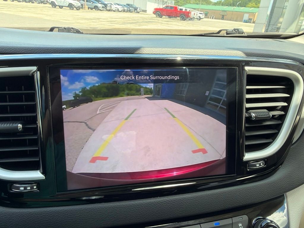 2023 Chrysler Pacifica Touring L